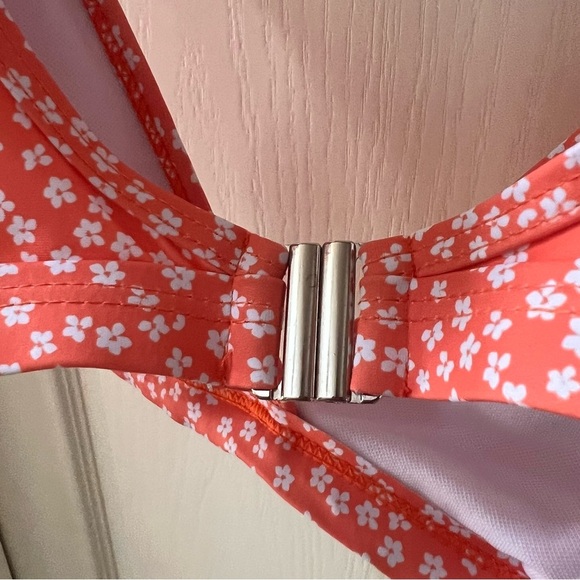 Ruffle top pink floral bikini, size Large - Picture 4 of 14